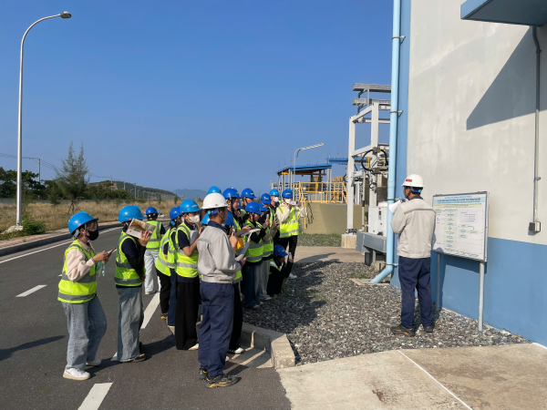 Hành trình “chạm” vào thực tiễn ngành Môi trường