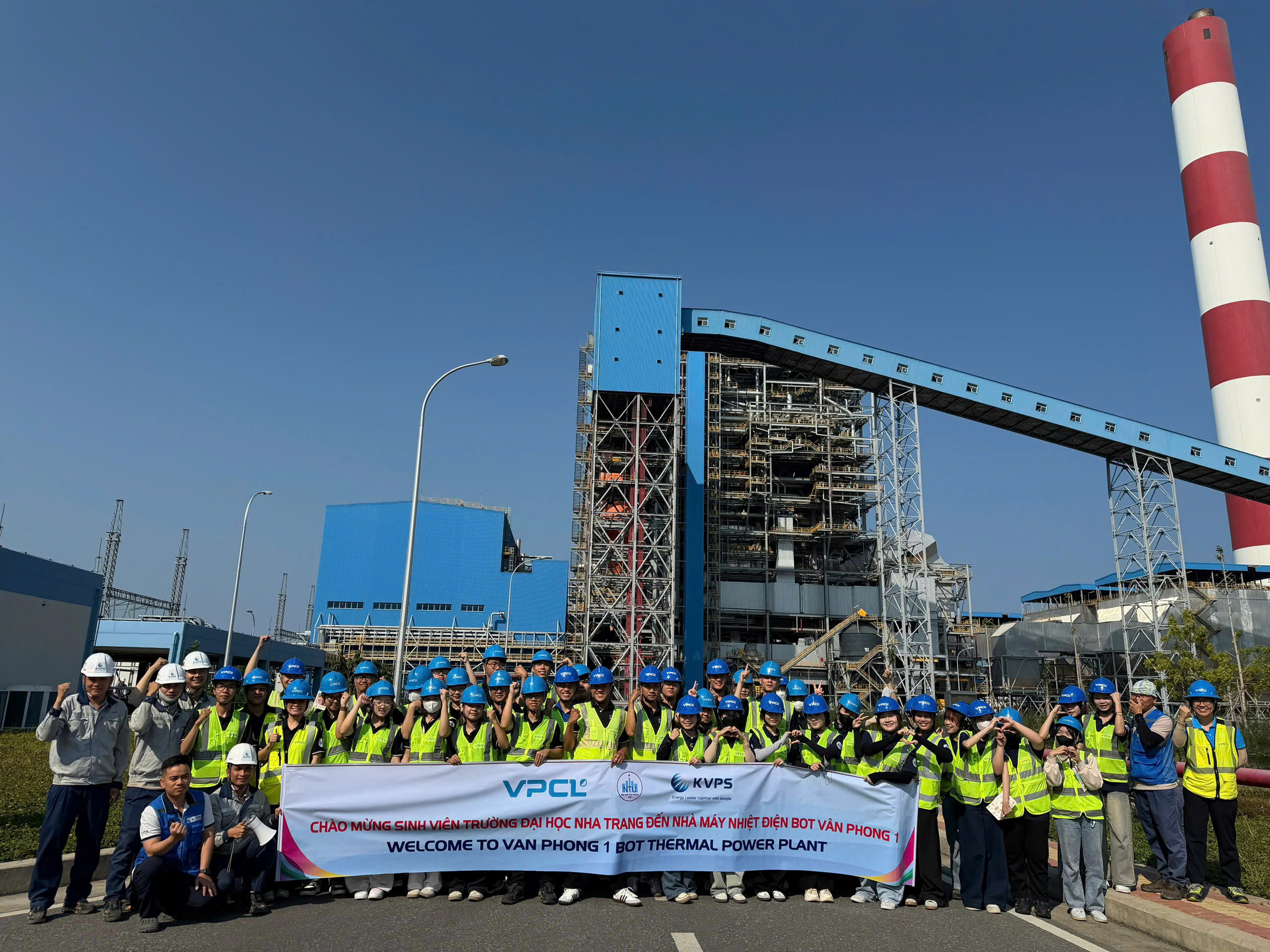 Hành trình “chạm” vào thực tiễn ngành Môi trường