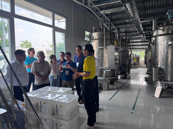 Đoàn công tác trường TS&KHSS tham quan doanh nghiệp thủy sản miền Nam