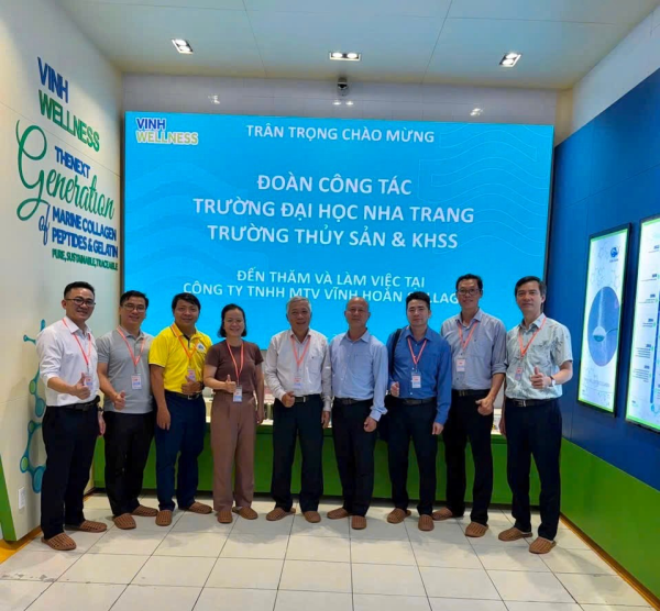 Đoàn công tác trường TS&KHSS tham quan doanh nghiệp thủy sản miền Nam