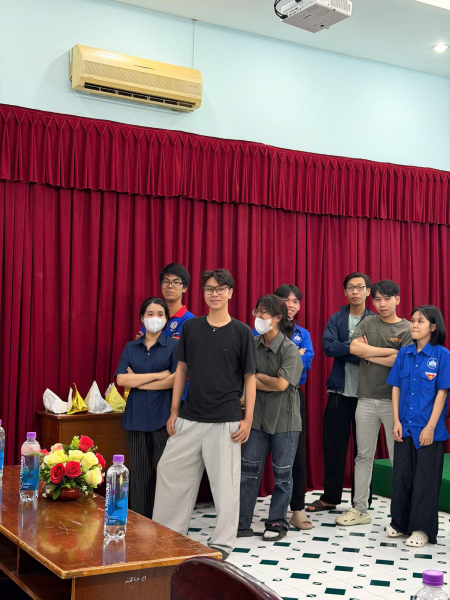 Buổi sinh hoạt ra mắt CLB Kỹ thuật Hóa học & Môi trường