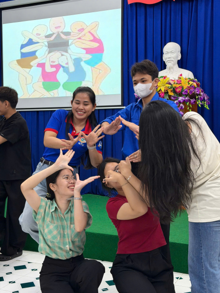 Buổi sinh hoạt ra mắt CLB Kỹ thuật Hóa học & Môi trường